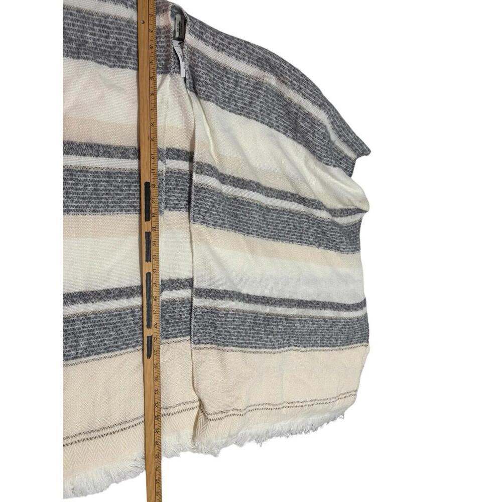 Open Front Cardigan/blanket Cape One Sleeveless Size Fits Most NWT - Picture 3 of 7